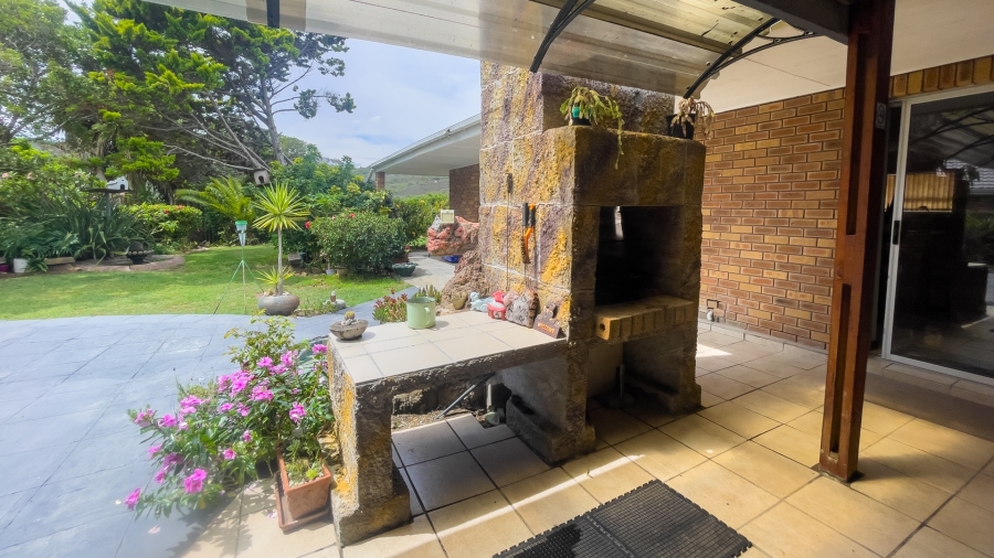 6 Bedroom Property for Sale in Hersham Western Cape